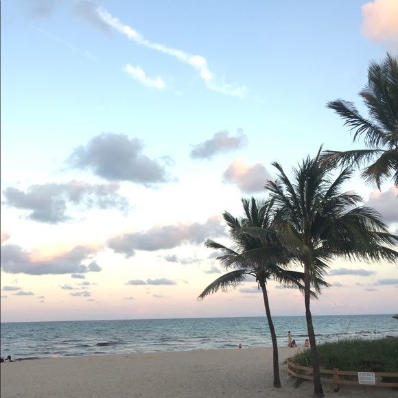 Meet your Posher, Cara - Picture 1 of 1